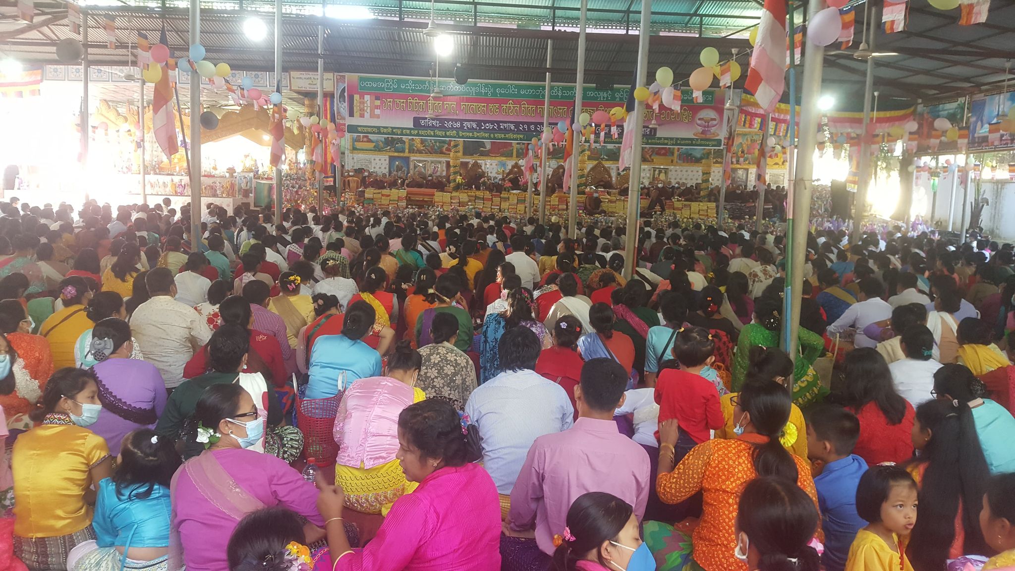 বান্দরবানে ধর্মীয় ভাবগাম্ভীর্যের মাধ্যমে উদযাপিত হল কঠিন চীবর দানোৎসব