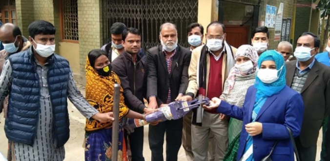 জামালপুরে হতদরিদ্র পরিবারের মাঝে বিনামূল্যে নলকূপ বিতরন