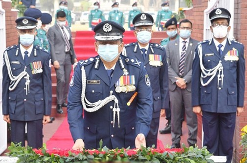 শহীদ পুলিশ সদস্যদের প্রতি আইজিপির  শ্রদ্ধা