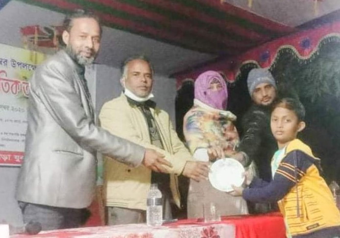 বিজয়ের মাস উপলক্ষ্যে চাঁপাইনবাবগঞ্জে ক্রিড়া প্রতিযোগীতা ও পুরস্কার বিতরণীতে প্রধান অতিথী আ. হাকিম