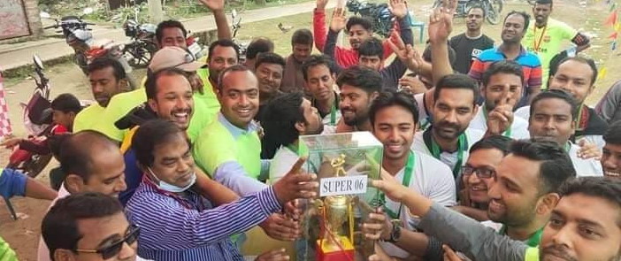 তাহেরপুর উচ্চ বিদ্যালয়ে ক্রিকেট ম্যাচ ও প্রাক্তন শিক্ষার্থীদের মিলমেলা অনুষ্ঠিত