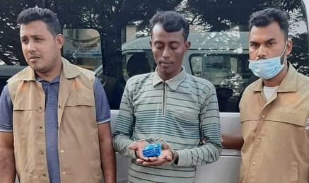 রাজশাহী জেলা ডিবি পুলিশের অভিযানে ১ হাজার পিস ইয়াবা সহ  মাদক ব্যবসায়ীকে আটক