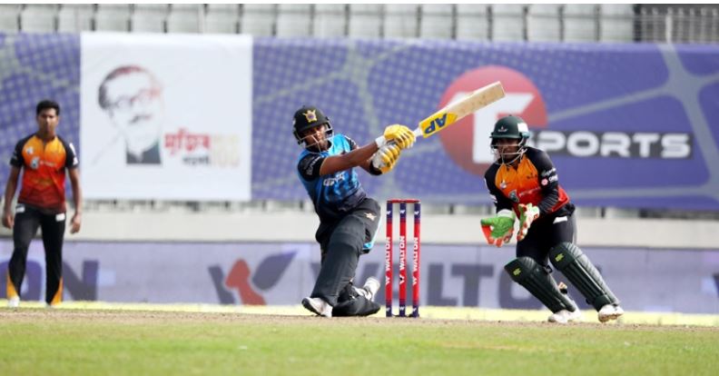 খুলনাকে ২০ রানে হারিয়েছে ঢাকা