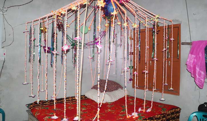 গুরুদাসপুরে বাসর ঘর রেখে পালালো নবদম্পতি