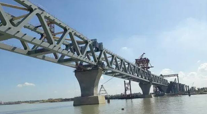 আজ দৃশ্যমান হলো পদ্মা সেতুর ৬ কিলোমিটার