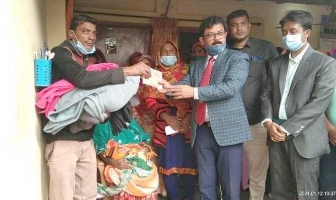 অবশেষে পেট জোড়া লাগানো সেই জমজ শিশু দুটির চিকিৎসার দায়িত্ব নিলেন চাঁপাই নবাবগঞ্জের জেলা প্রশাসক