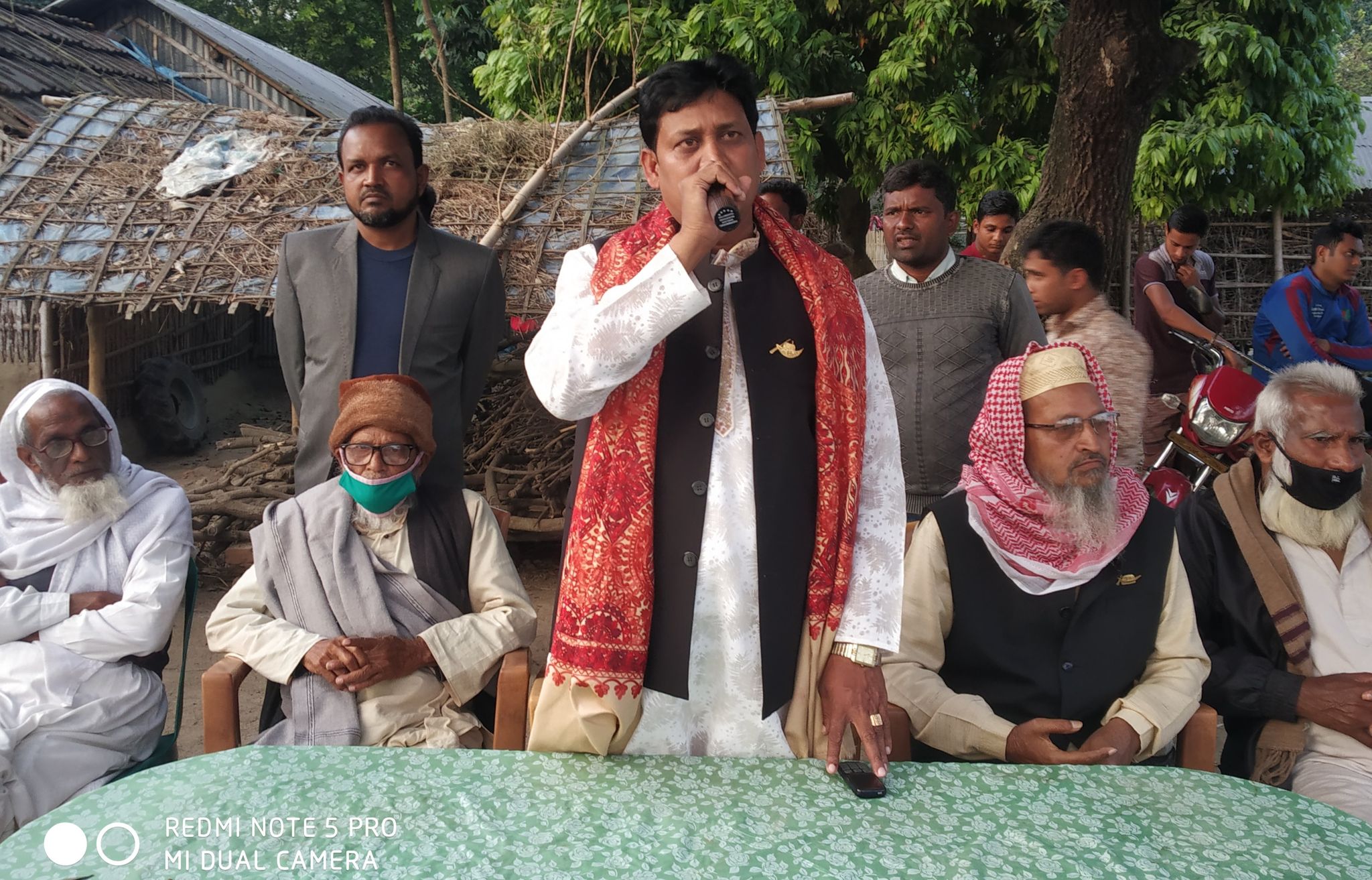 চাঁপাইনবাবগঞ্জের শিবগঞ্জে আ.লীগের মনোনয়ন প্রত্যাশির উঠান বৈঠক