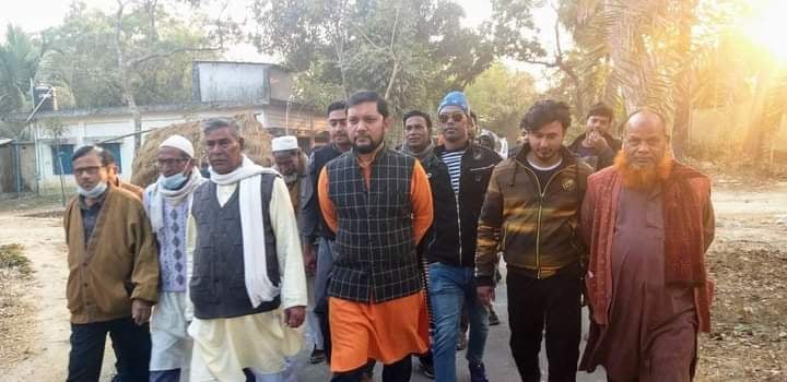 তানোরে মেয়র প্রার্থী আমিনের গণসংযোগ ও উঠান বৈঠক