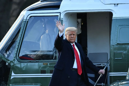 হোয়াইট হাউস ছাড়লেন যুক্তরাষ্ট্রের সাবেক প্রেসিডেন্ট ডোনাল্ড ট্রাম্প