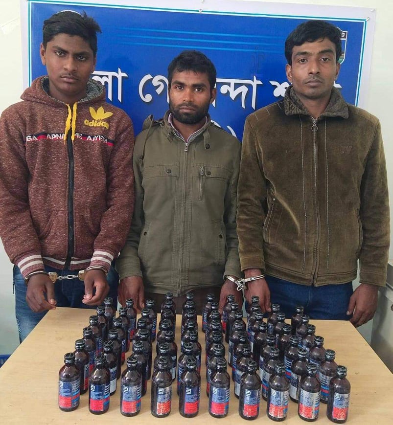 জেলা গোয়েন্দা শাখা, চাঁপাইনবাবগঞ্জের পৃথক ০৩ অভিযানে মাদকসহ আঁটক ০৬ জন