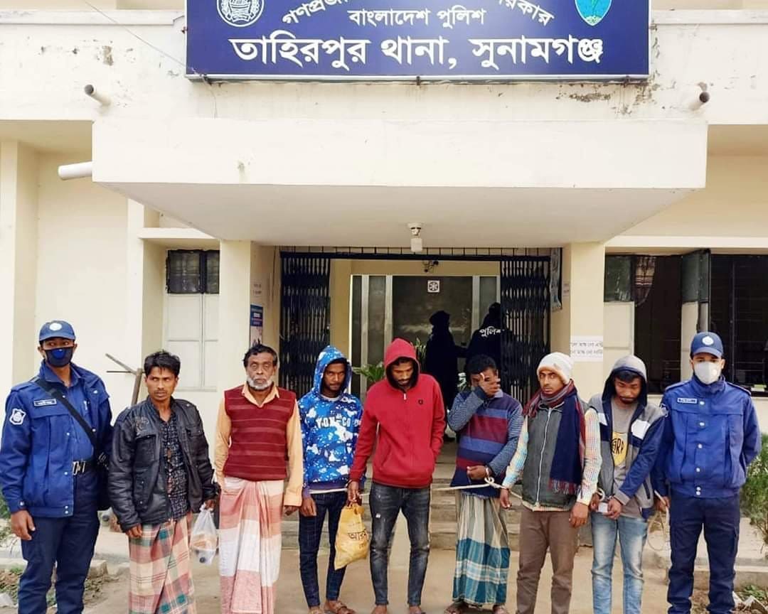 সুনামগঞ্জের তাহিরপুরে সাংবাদিক নির্যাতন ইউপি সদস্যসহ পাঁচ জনের নামে মামলা : আটক চার