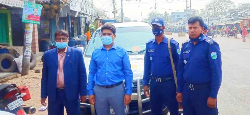 নাচোলে ৩টি দোকান মালিককে ভোক্তা অধিদপ্তরের জরিমানা