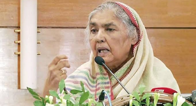 মতিয়া চৌধুরী :প্রধানমন্ত্রী মানুষের কথা ভাবেন, খালেদা জিয়া চুরি করেন