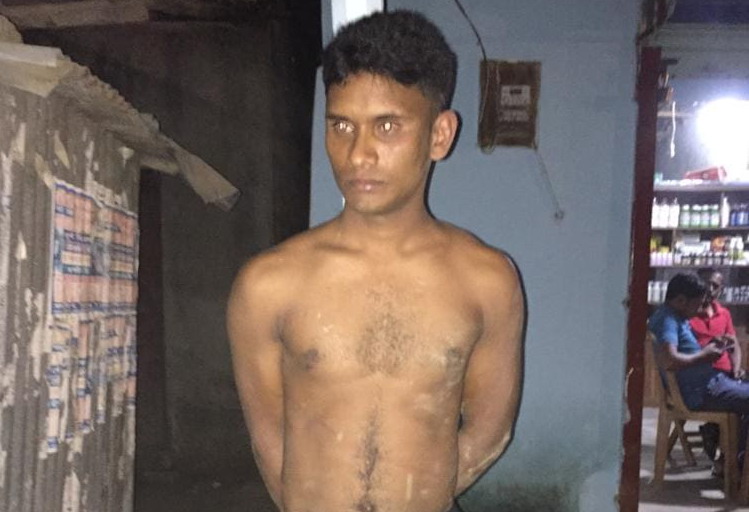 নাচোলে এক যুবকে অপহরণ করে খুঁটিতে বেঁধে নির্যাতন