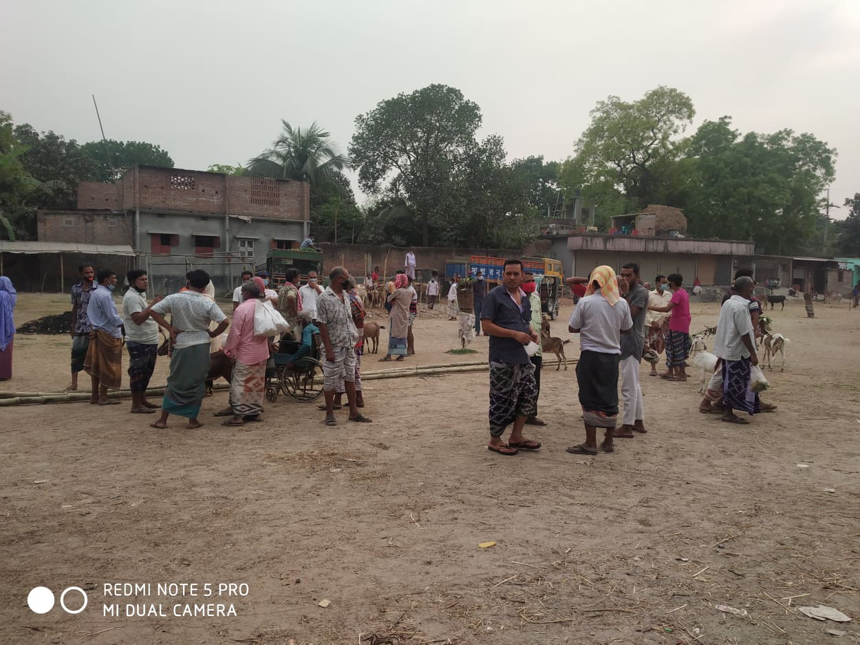চাঁপাইনবাবগঞ্জে ৩য় দিনেও লকডাউনে ছিলো পুলিশ কঠোর অবস্থানে