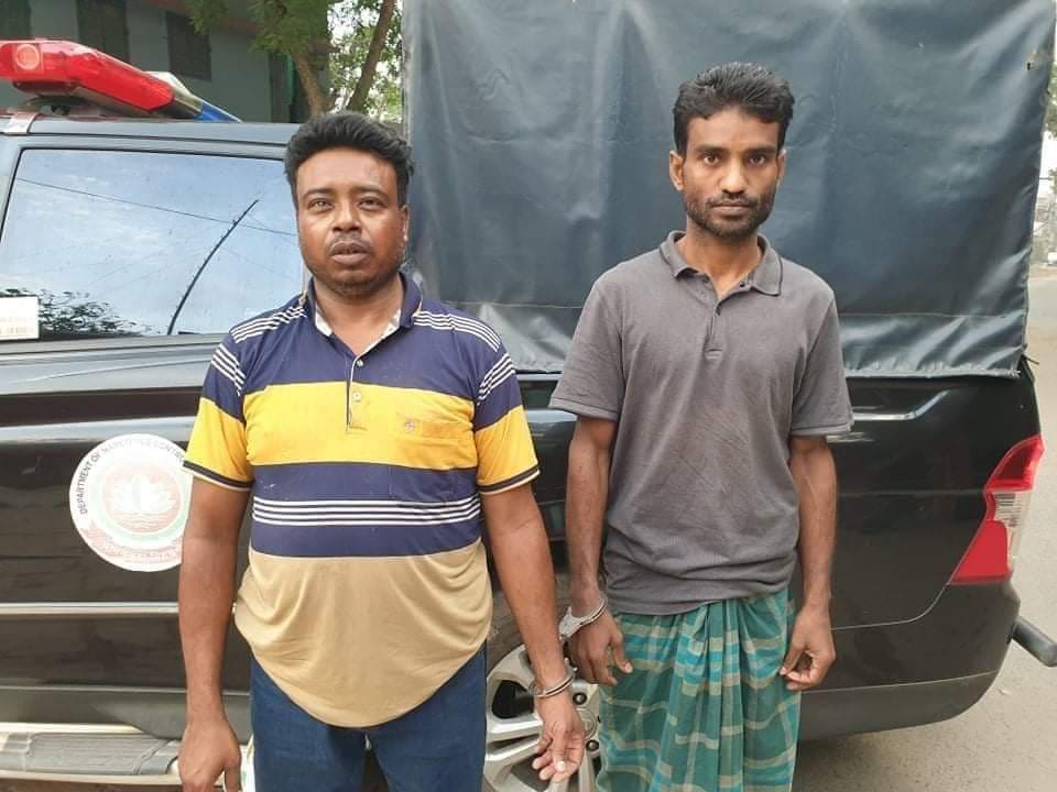 চাঁপাইনবাবগঞ্জে ডিএনসির অভিযানে ৪ জন গ্রেফতার ভ্রাম্যমাণ আদালতে ৩ জনের সাজা