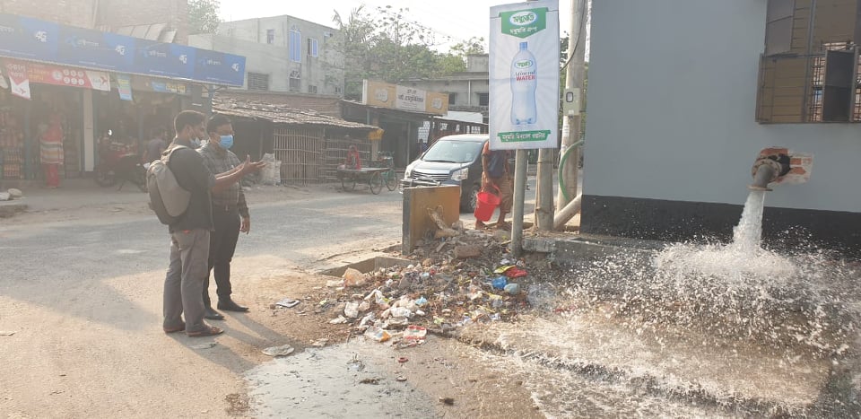 পানির সংকট নিরসনে স্থাপিত গভীর নলকূপের কাজের অগ্রগতি পরিদর্শন করলেন শিবগঞ্জ  পৌরসভার মেয়র সৈয়দ মনিরুল ইসলাম