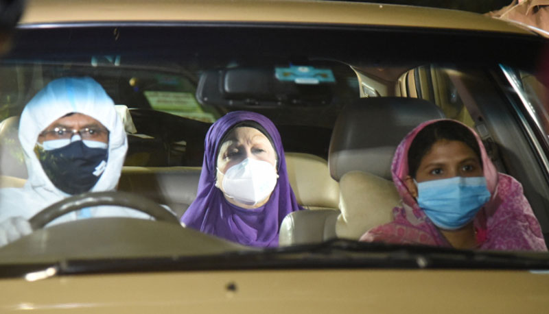 রাজধানীর এভারকেয়ার হাসপাতালে সিটিস্ক্যান শেষে বাসায় ফিরলেন খালেদা জিয়া