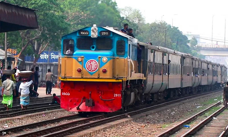 সোমবার থেকে যাত্রীবাহী ট্রেন চলাচল বন্ধ