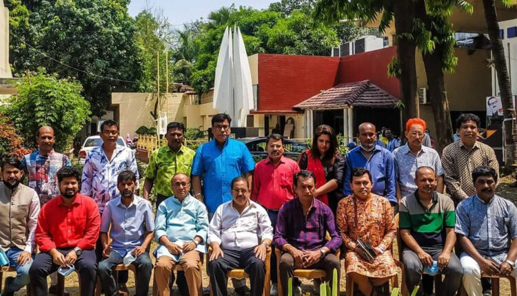 শপথ নিলেন বিজয়ী চলচ্চিত্র পরিচালকরা