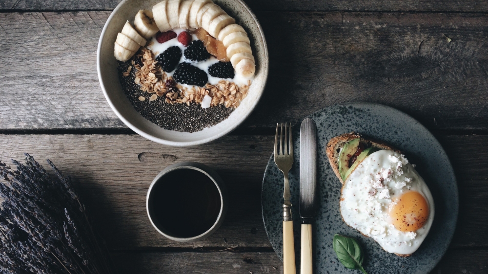 চা বা কফিতে ক্লান্তি কাটছে না? আলসেমি কাটাবেন? শরীর চাঙ্গা করতে খেতে পারেন এই খাবারগুলি