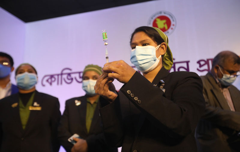ভারত রপ্তানি বন্ধ করায় বাংলাদেশ ভ্যাকসিন ঘাটতির মুখোমুখি