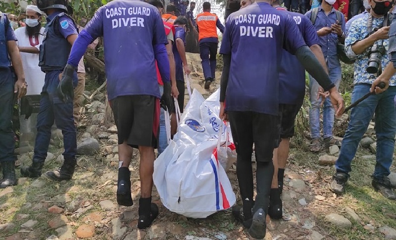 নারায়ণগঞ্জের শীতলক্ষ্যা নদীতে লঞ্চডুবি: একে একে বের হলো ২১ লাশ, মোট মৃত ২৬