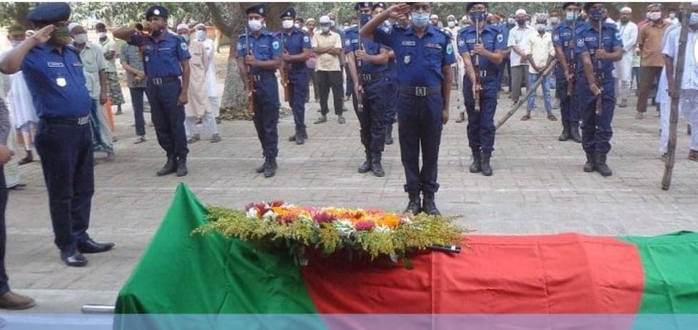 চাঁপাইনবাবগঞ্জের শতবর্ষী বীর মুক্তিযোদ্ধা আলহাজ্ব শাহ জাহান আলি মিয়া ইন্তেকাল করেছেন