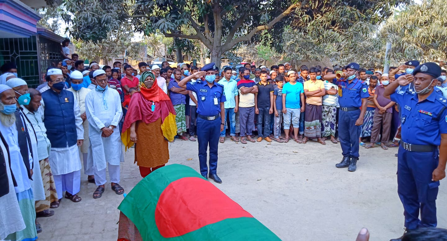 বীর মুক্তিযোদ্ধা আব্দুস সোবহানকে রাষ্ট্রীয় মর্যাদায় দাফন