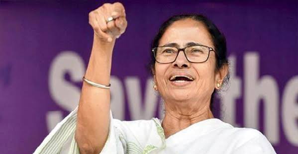 পশ্চিমবঙ্গে আবারো উঠে দাঁড়ালেন,মমতার হ্যাটট্রিক বিজয়