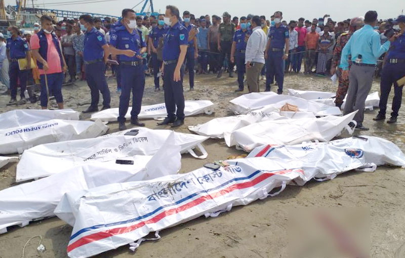 মাদারীপুরের ২৬ জনের মরদেহ নিতে শিবচরে ছুটছেন স্বজনরা