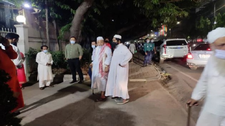 হেফাজতের পাঁচ নেতা স্বরাষ্ট্রমন্ত্রীর সঙ্গে সাক্ষাৎ করতে বাসায়