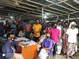 করোনার ক্রান্তিকালে অসহায়  মানুষের পাশে আওয়ামী লীগ নেতা নাজমুল হক