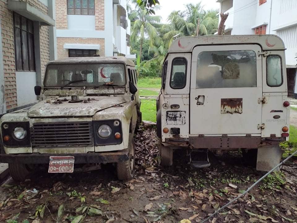 চাঁপাইনবাবগঞ্জের গোমস্তাপুর উপজেলা স্বাস্থ্য কমপ্লেক্সে সরকারি অ্যাম্বুলেন্স অকেজো