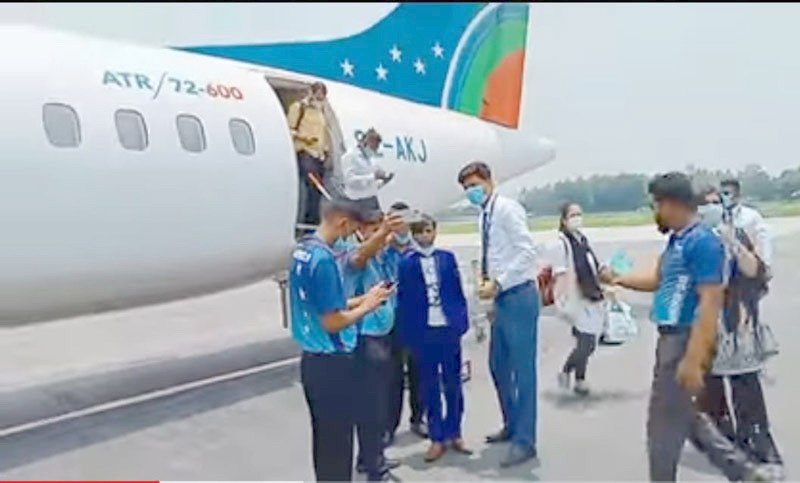 রংপুরে খাৎনা অনুষ্ঠানে হিরো আলমকে নেওয়া হলো বিমানে