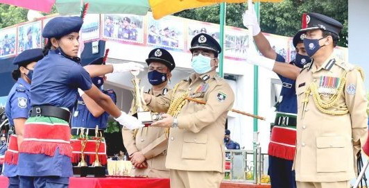 আইজিপি : পুলিশ করোনা পরিস্থিতিতে মানুষের পাশে থেকে প্রশংসা কুড়িয়েছে