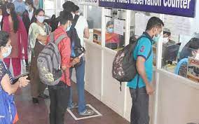 দুই মাস পর আবারও কাউন্টারে ট্রেনের টিকিট বিক্রি শুরু