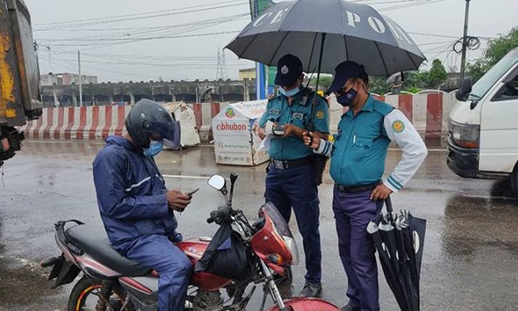 ঢাকার বাইরে থেকে বিনা কারণে রাজধানীতে প্রবেশ করলেই মামলা