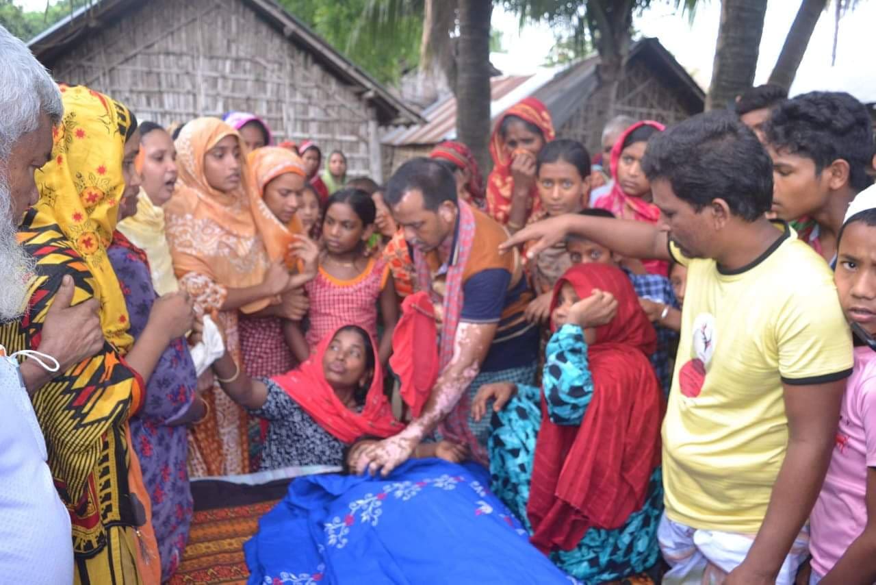 চাঁপাইনবাবগঞ্জে সোনামসজিদ তালতলায় মোটরসাইকেলের মুখোমুখি সংঘর্ষে নিহত ১