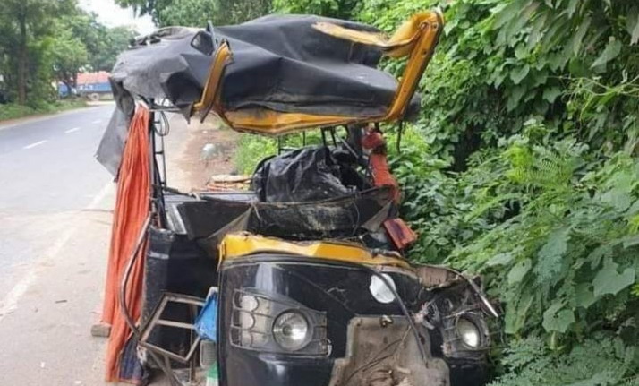 রাজশাহীর গোদাগাড়ীতে সড়ক দুঘটনায় দুই জন নিহত নিহত