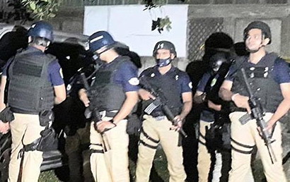 নারায়ণগঞ্জে জঙ্গি আস্তানা সন্দেহে বাড়ি ঘিরে রেখেছে পুলিশ, ঘটনাস্থলে ৩ বিস্ফোরণ