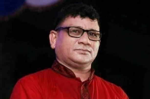রাজশাহীর বাঘা উপজেলার আড়ানী পৌর মেয়র মুক্তার আলীর বাড়িতে অভিযান চালিয়ে মেয়রের স্ত্রী জেসমিন আক্তার সহ তার দুই ভাতিজাকে আটক
