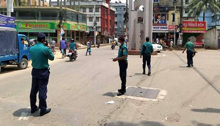 করোনাভাইরাস সংক্রমণ নিয়ন্ত্রণে বিধিনিষেধ আরও বাড়ানোর পরামর্শ