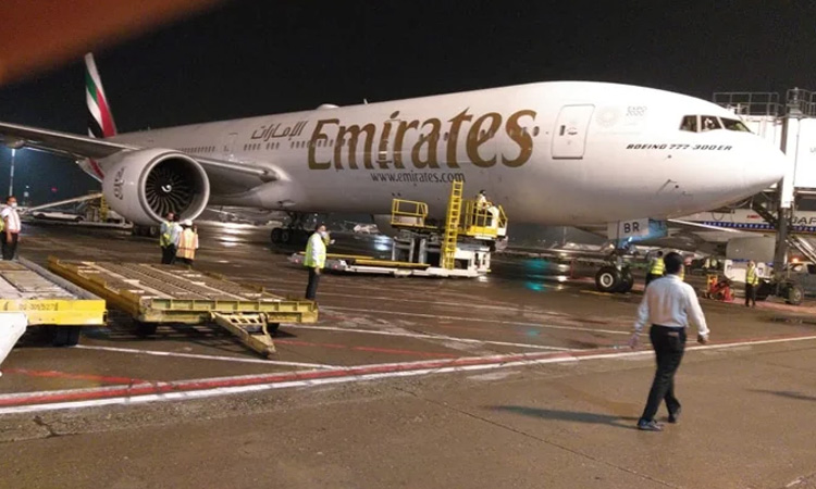 যুক্তরাষ্ট্র থেকে বিশেষ বিমানে দেশে পৌঁছেছে মডার্নার টিকা