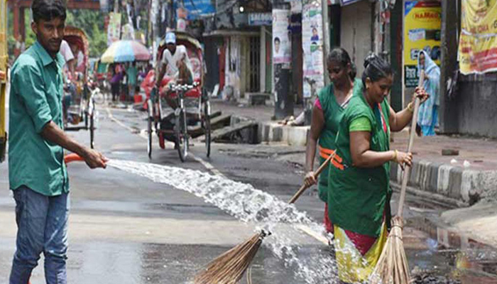 প্রথম দিনের কোরবানির পশুর বর্জ্য ২৪ ঘণ্টার মধ্যে বর্জ্য অপসারণ করা হবে : মেয়র আতিক