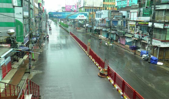 ভারি বর্ষণে রাজশাহীতে সফল কঠোর লকডাউন
