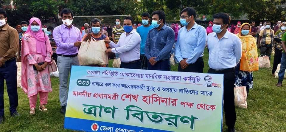 ৩৩৩” তে কল করে চাঁপাইনবাবগঞ্জে খাদ্য সামগ্রী পেল ২৪০ দুঃস্থ পরিবার