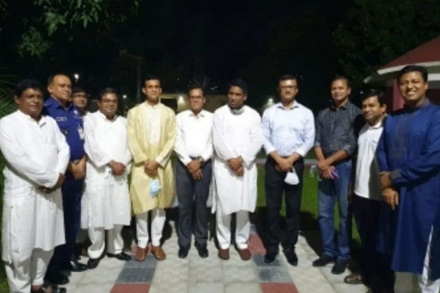 বরিশালে সমঝোতার আভাস : বিভাগীয় কমিশনারের সাথে বৈঠক