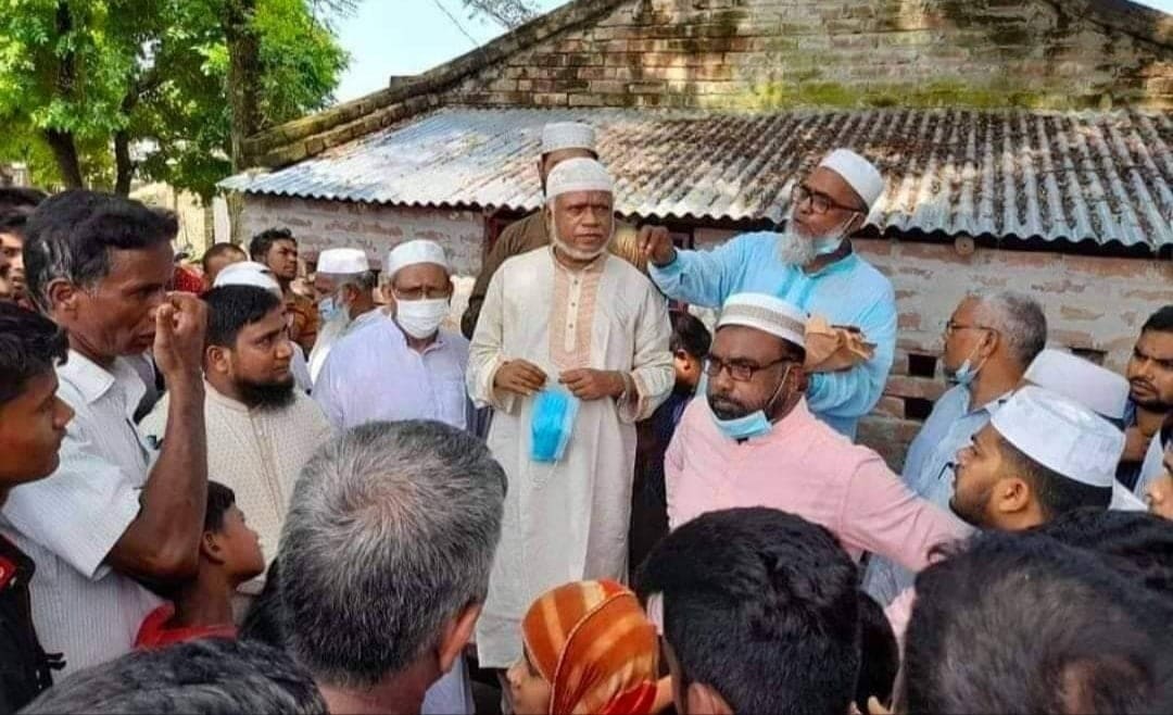 চাঁপাইনবাবগঞ্জে বজ্রপাতে নিহত ও আহতদের পাশে জামায়াত নেতা বুলবুল