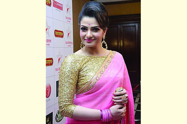 রাজনীতি ছেড়ে বিয়ের পিঁড়িতে তনুশ্রী